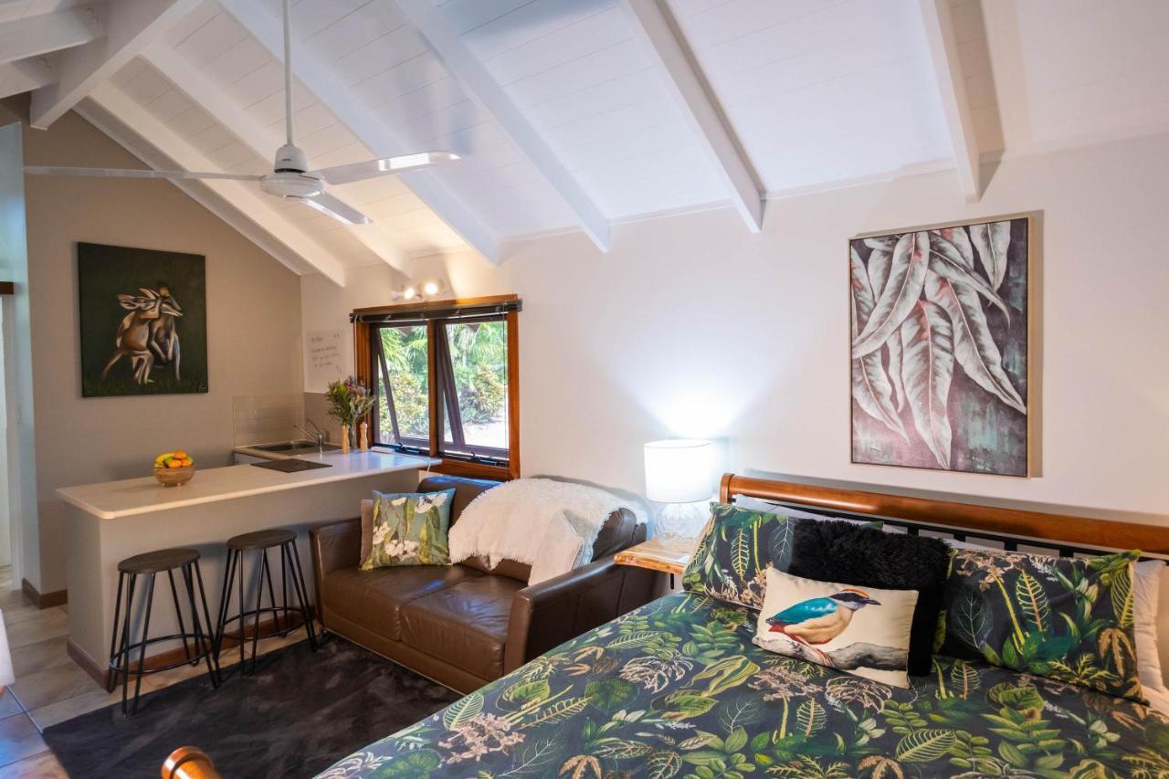Airlie Beach Eco Cabins - Adults Only ภายนอก รูปภาพ