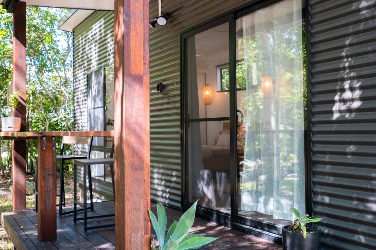Airlie Beach Eco Cabins - Adults Only ภายนอก รูปภาพ