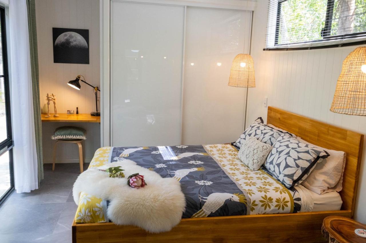 Airlie Beach Eco Cabins - Adults Only ภายนอก รูปภาพ