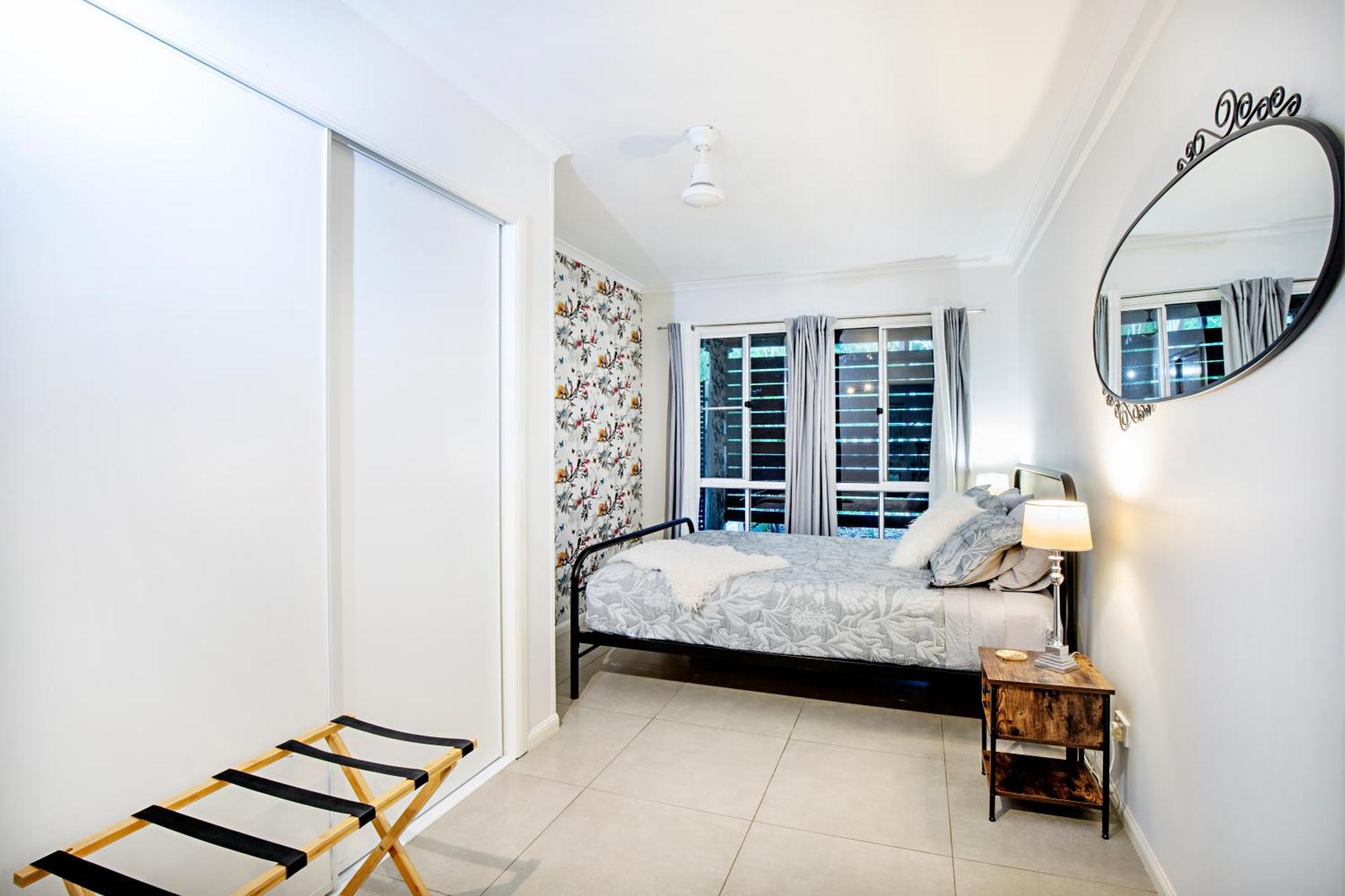 Airlie Beach Eco Cabins - Adults Only ภายนอก รูปภาพ