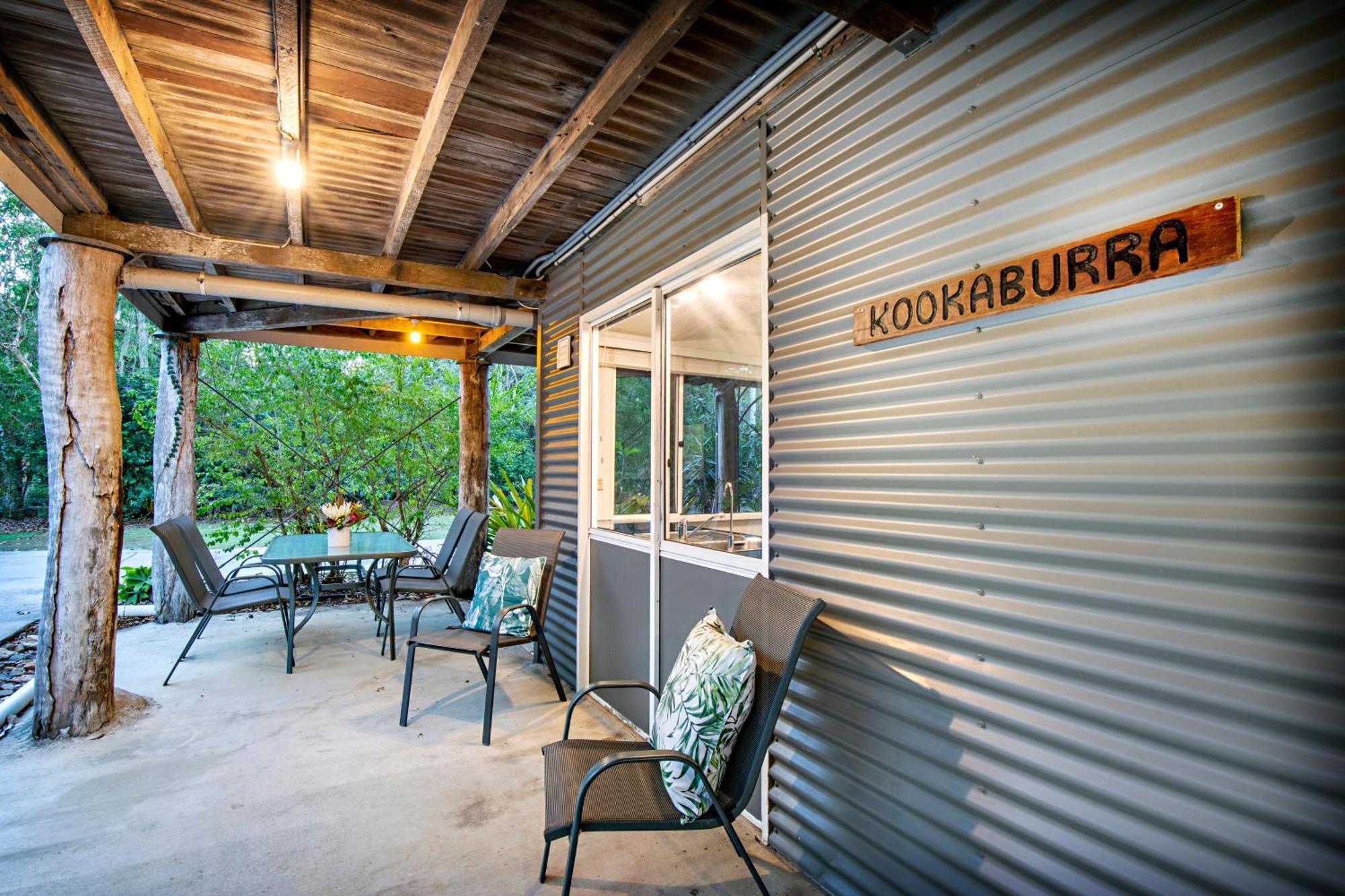 Airlie Beach Eco Cabins - Adults Only ภายนอก รูปภาพ