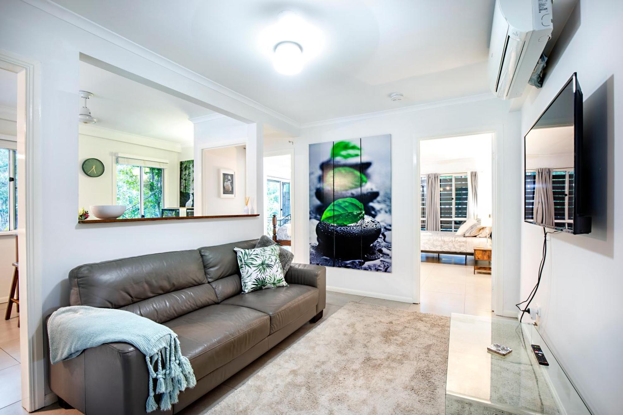 Airlie Beach Eco Cabins - Adults Only ภายนอก รูปภาพ