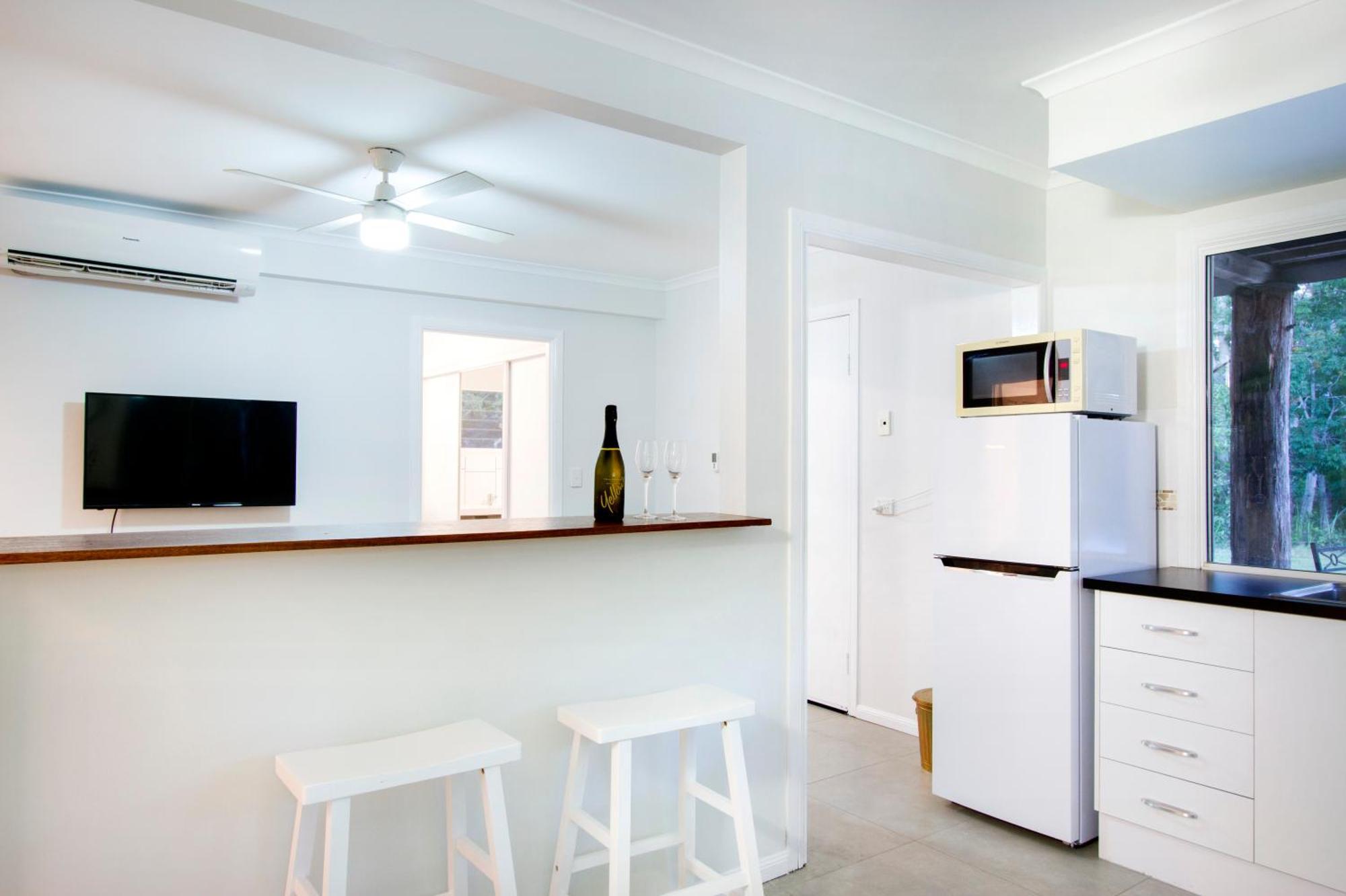 Airlie Beach Eco Cabins - Adults Only ภายนอก รูปภาพ