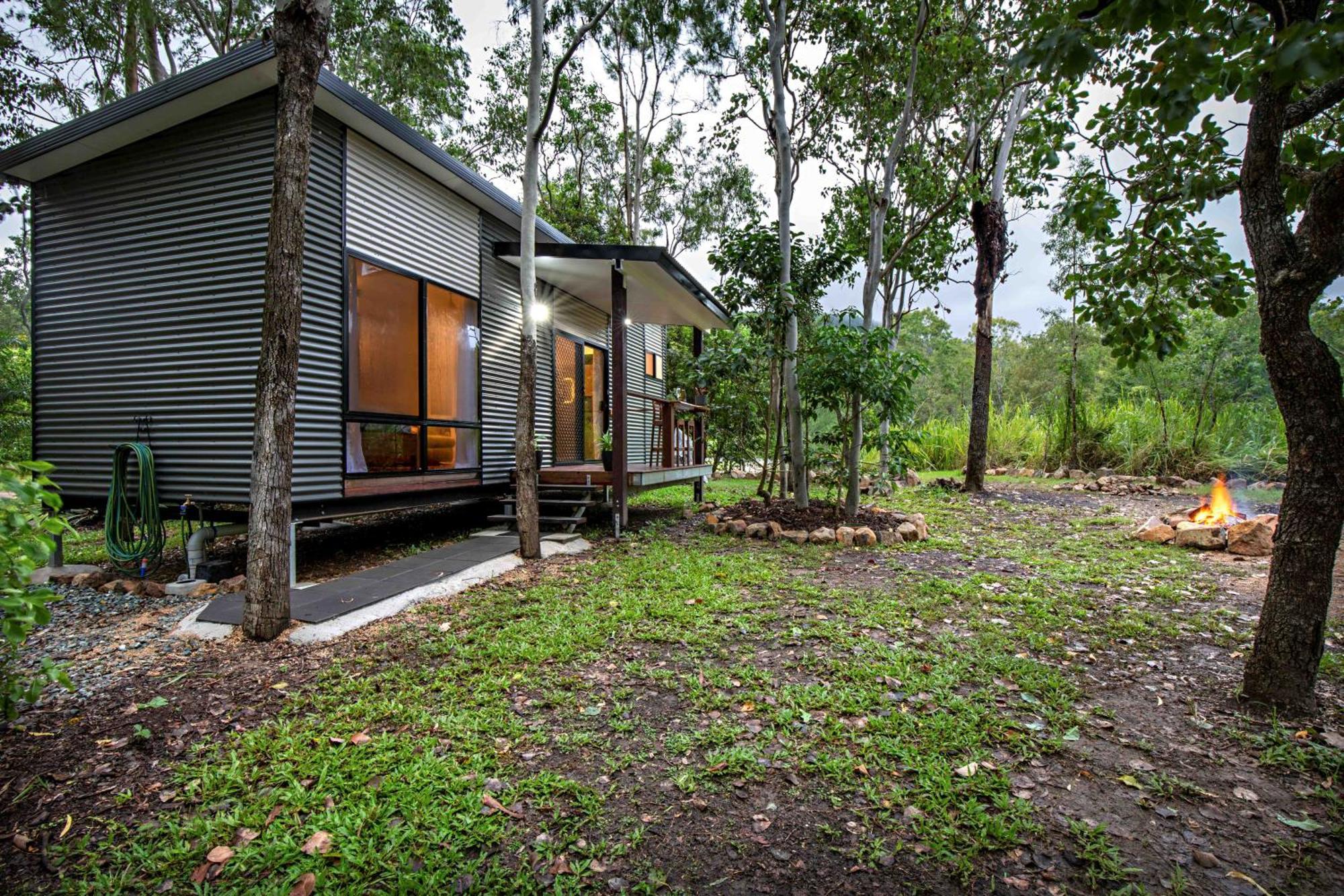 Airlie Beach Eco Cabins - Adults Only ภายนอก รูปภาพ