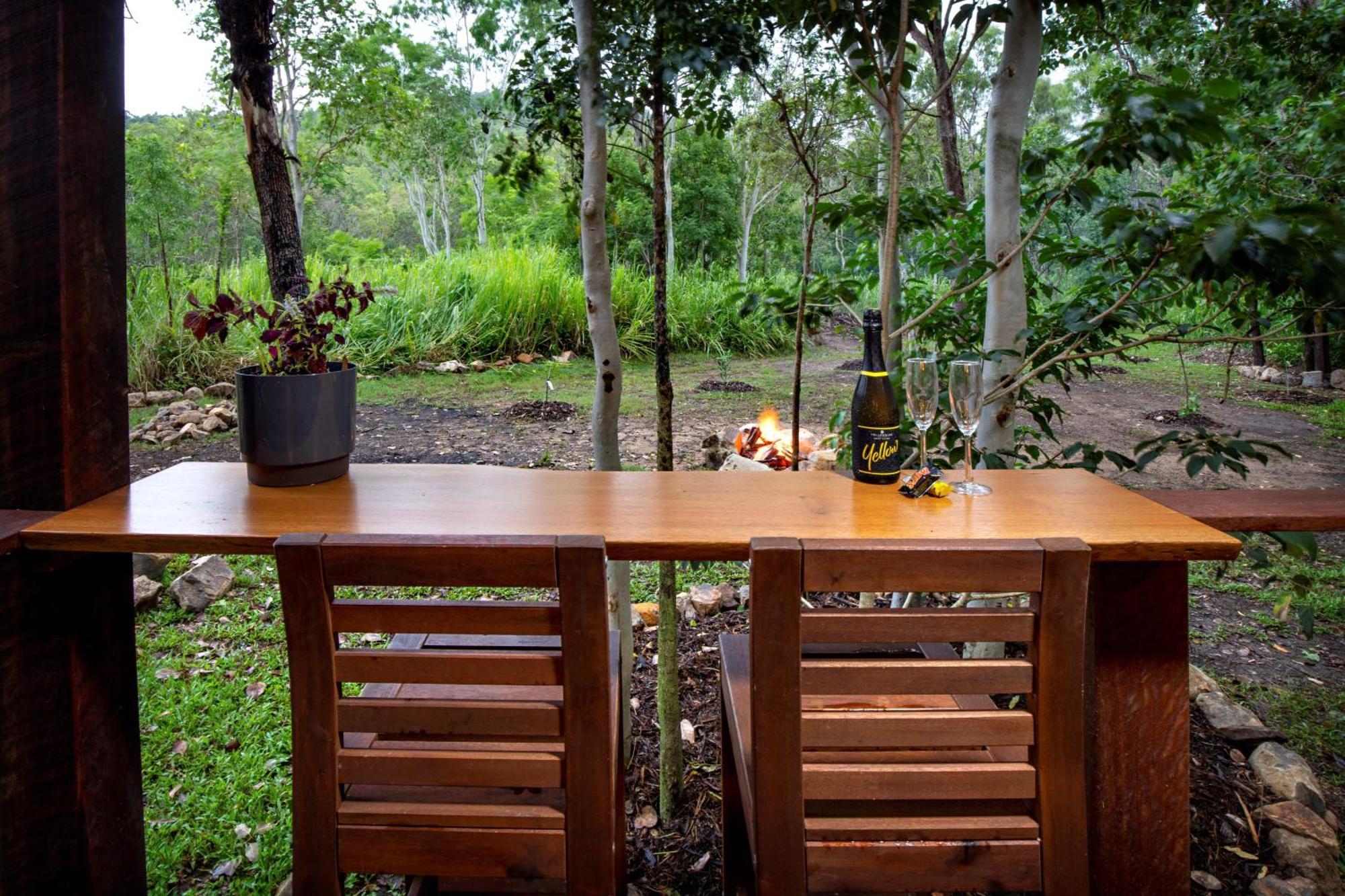 Airlie Beach Eco Cabins - Adults Only ภายนอก รูปภาพ